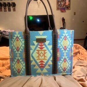 BRAND NEW. Wrangler Aztec Blue and Tan Big Purse
